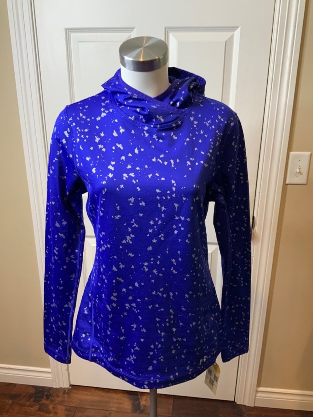 Under Armour Blue Silver Fitted Cold Gear Hooded Long Sleeve Top, Size L
